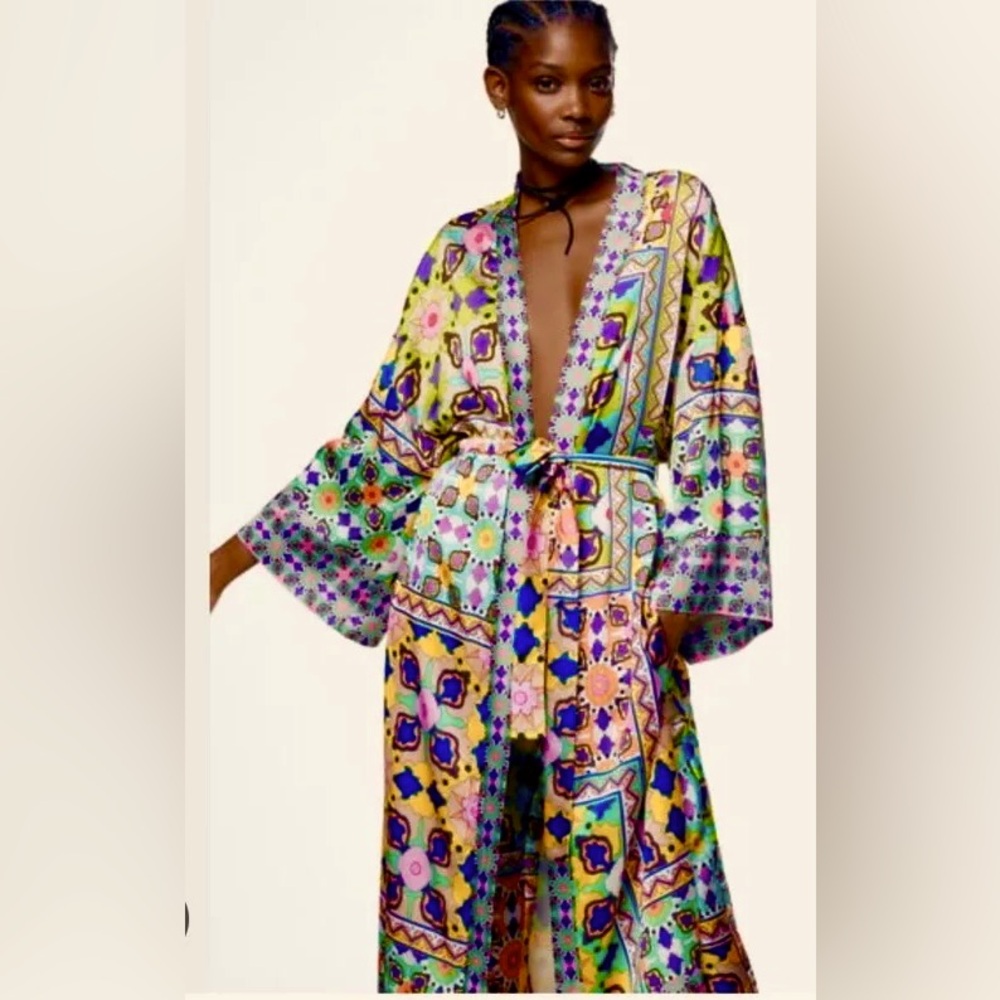 Zara Multicolor Floral Geometric Kimono